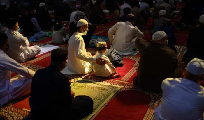 MENYAMBUT RAMADAN DENGAN AKHLAK KARIMAH