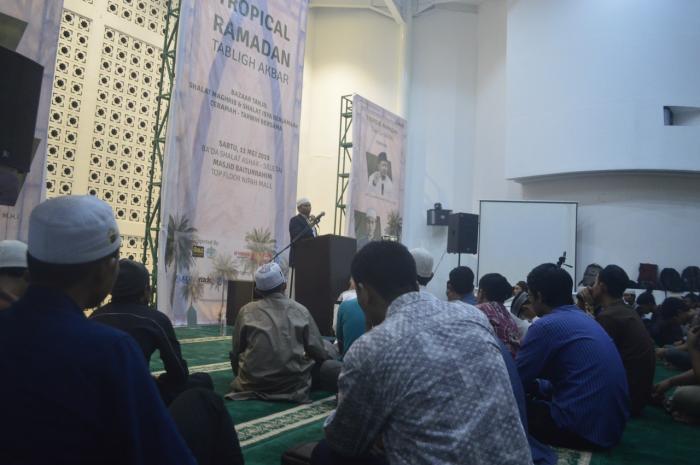 Perserta Tabligh Akbar Nipah Mall Daftar Pembinaan Islam Intensif (Tarbiyah)
