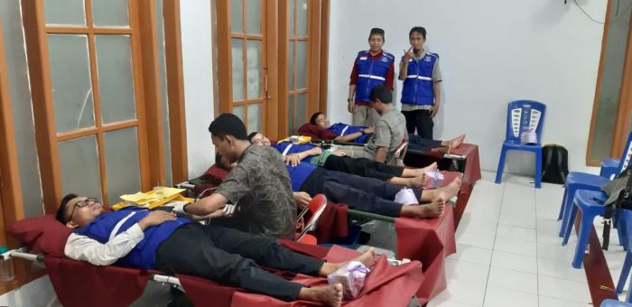 Bersama WIZ dan UTD SULSEL, Wahdah Islamiyah Makassar Gelar Aksi Donor Darah